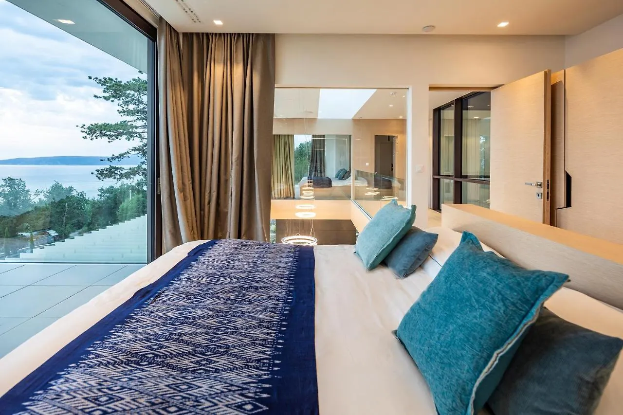 Villa Aura